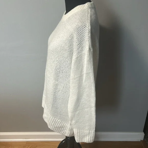 Old Navy Oversized Sweater - Picture 2 of 4